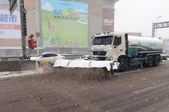 应对强降雪 沈阳市1．3万名环卫工人昼夜奋战守护出行