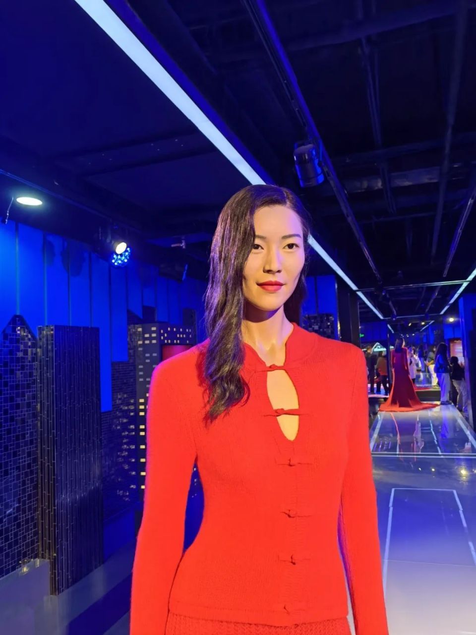 张颂文首尊蜡像揭幕超多名人蜡像谁的最像本人