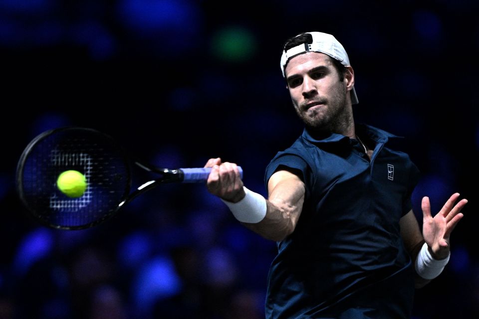 网球——巴黎大师赛：卡恰诺夫晋级(2)