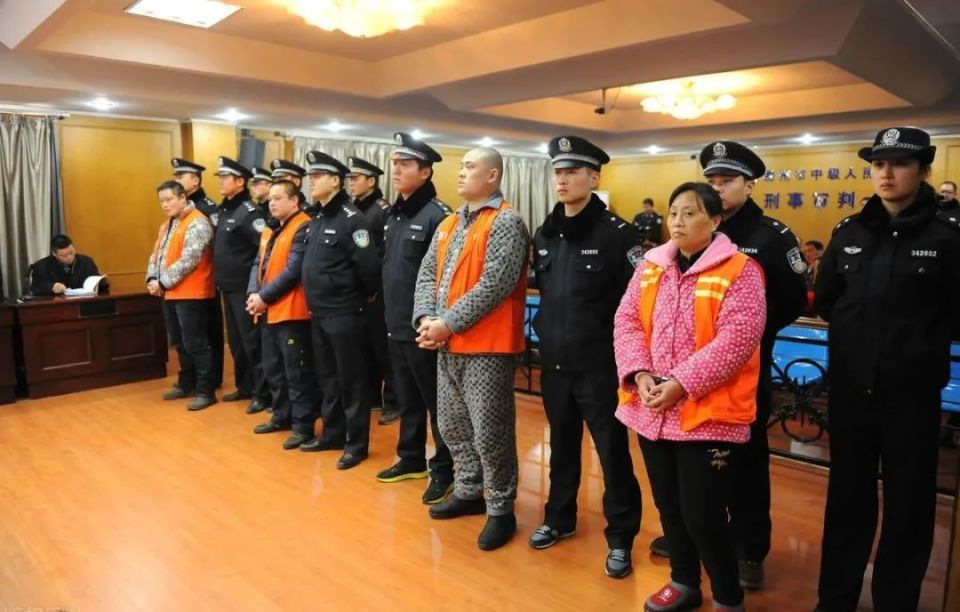 死刑执行前的犯人一般都是什么状态？_腾讯新闻