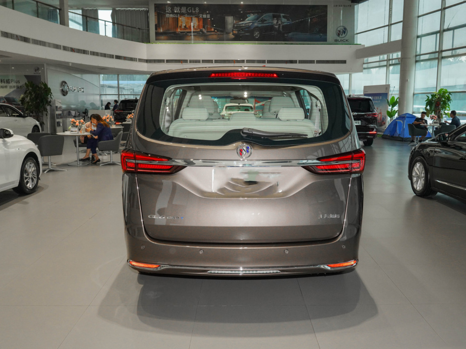 别克"商务王"撑不住了!丐版gl8裸车不到20万,可抄底?