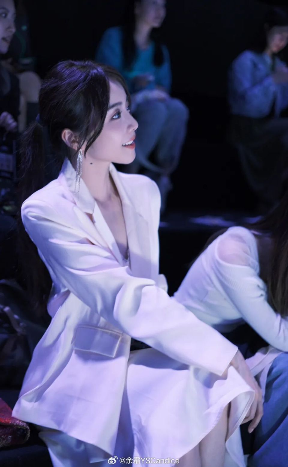 lpl老婆余霜白色西装白领丽人气质太好了