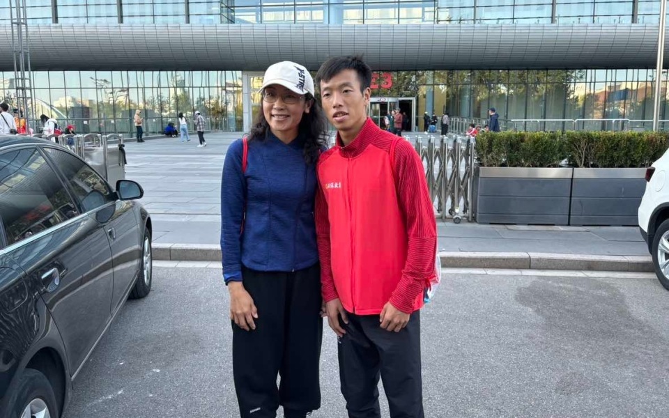 前国内组冠军管油胜第3次参加北马上周刚在大兴夺冠