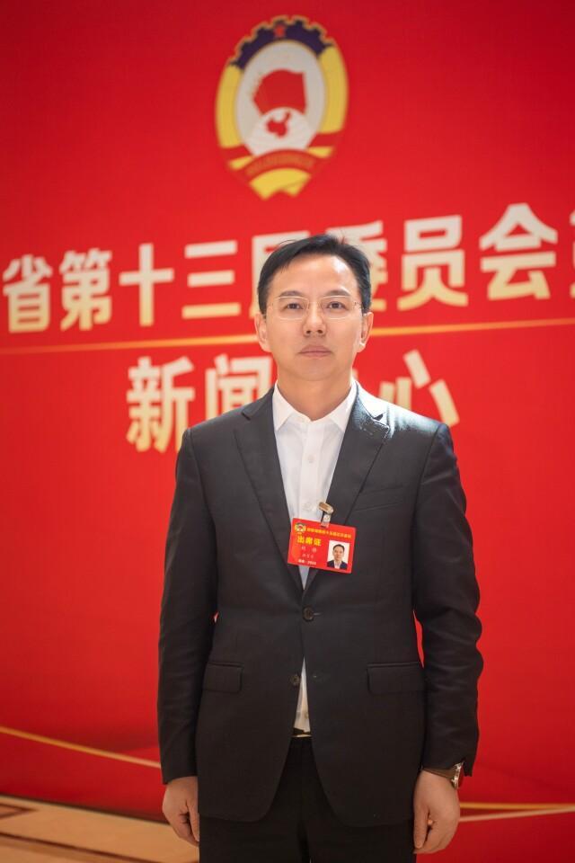 省政协委员刘静—— 推动企业履责，破解学生实习难题|两会之声_腾讯新闻