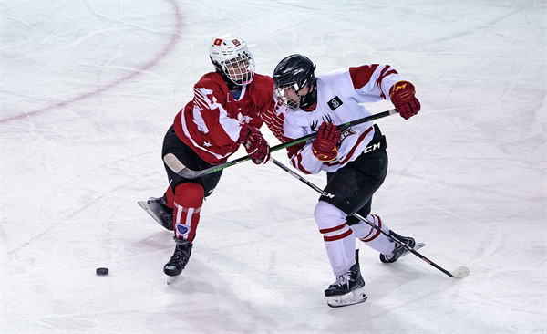 不下雪的香港有支冰球队在十四冬男子青年组已两连胜