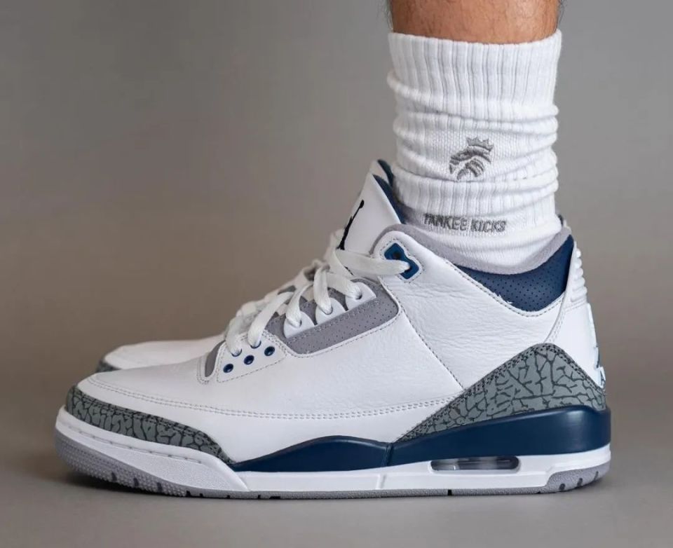 「午夜蓝」aj3 最新上脚曝光!你种草了吗?_腾讯新闻