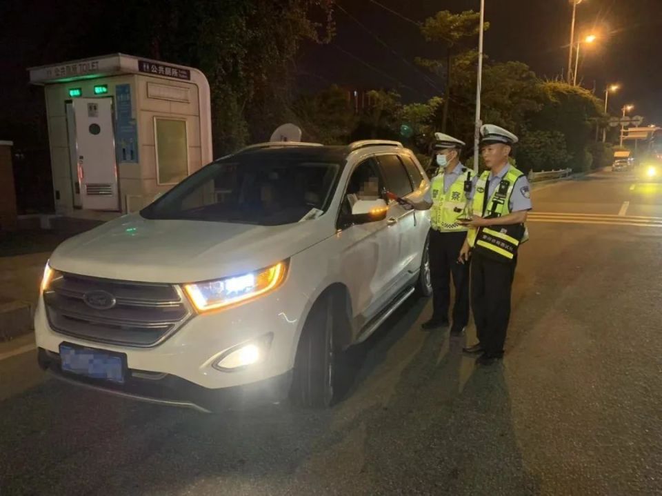 厦门交警严查!有人酒后驾车冲关!有人驾驶证被记21分