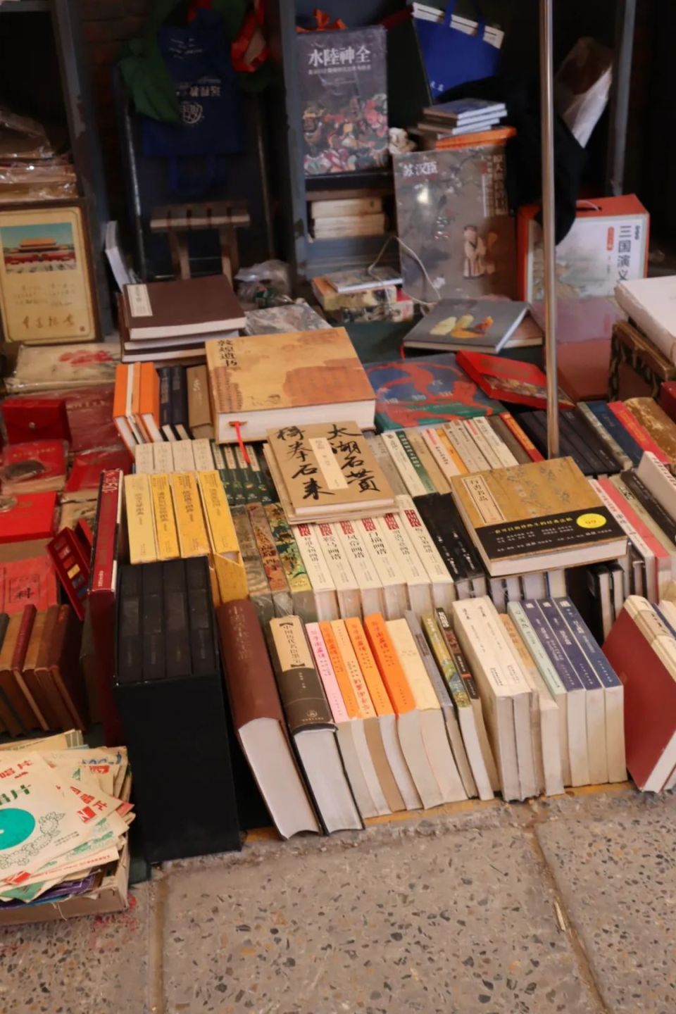 越来越少的书摊儿,爱淘书人才懂的快乐