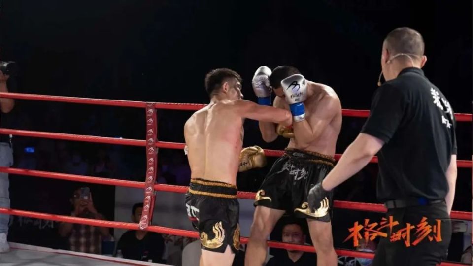 原来这场比赛还没有开打,付高峰就因为超重而被扣掉了1分,根据以往的