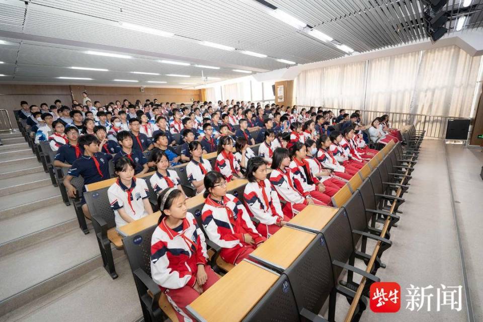 "宁听青春说"主题分享活动走进金中仙林分校