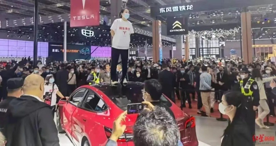 特斯拉車頂維權女車主二審敗訴 曾致損失1.7億訂單