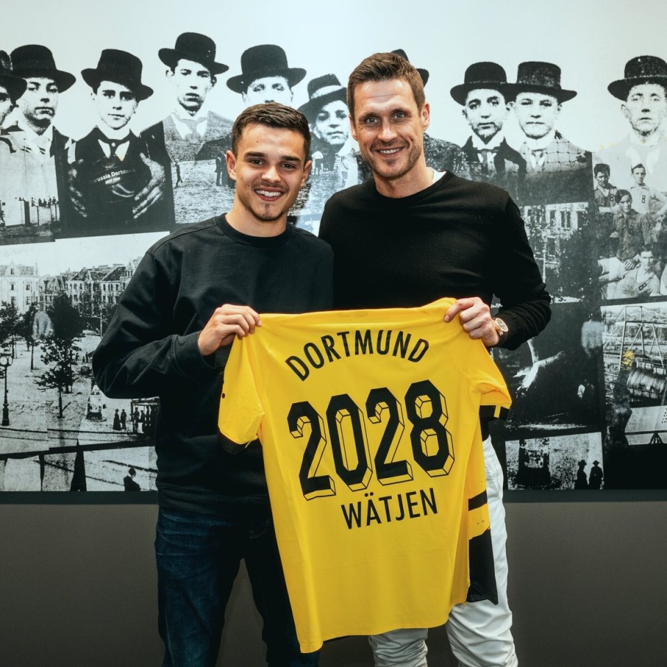 官方多特蒙德与18岁小将魏特延签署首份职业合同