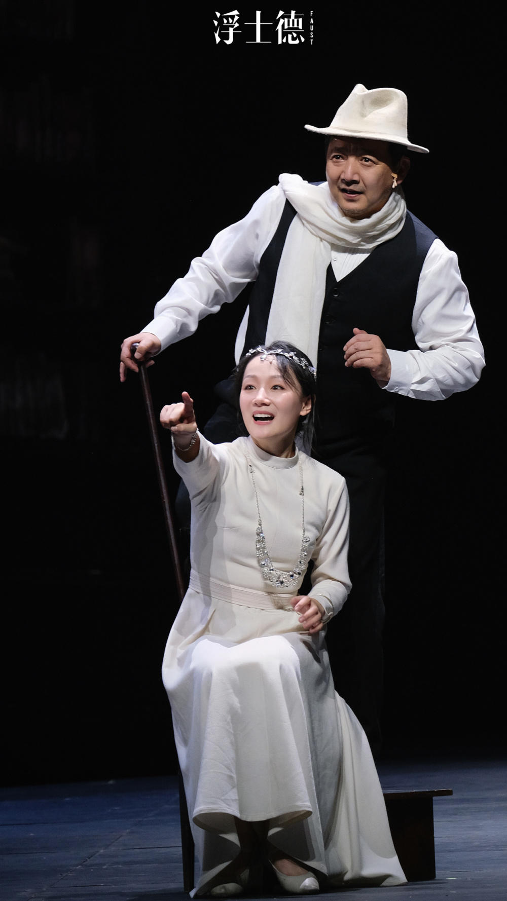 王砚辉再回舞台:50岁后遇上话剧《浮士德》,让我收获人生启示