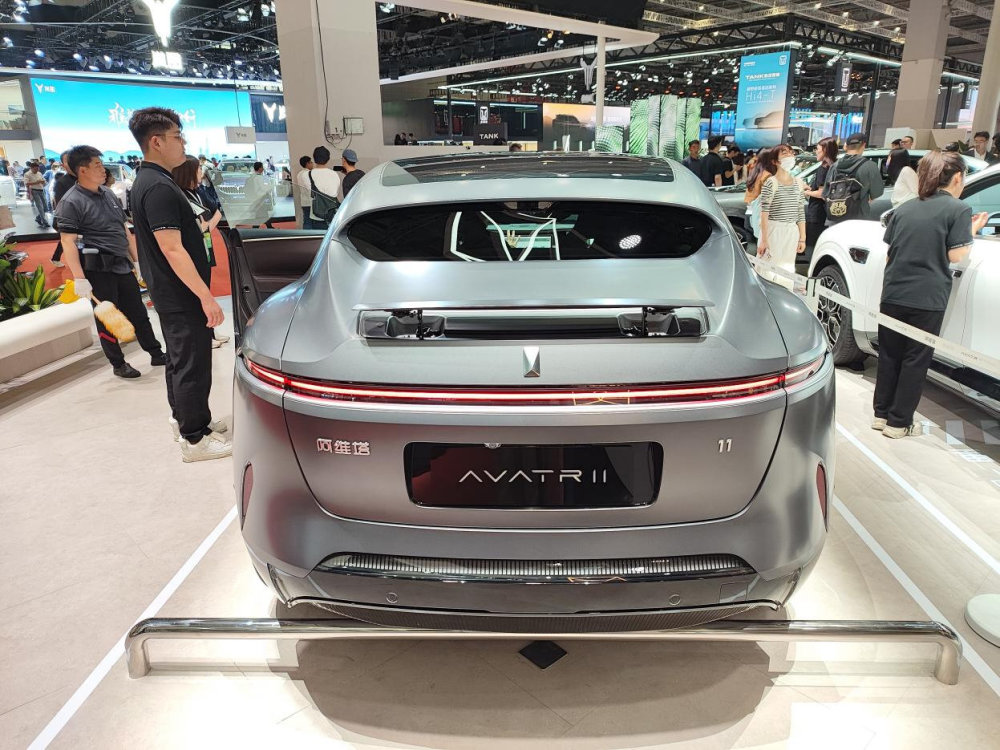 上海车展直击华为ads20加持阿维塔11亮相上海车展