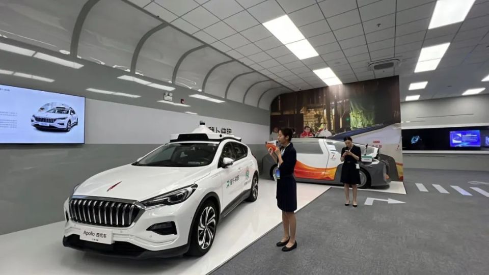 无人驾驶出租车"抢饭碗"?武汉市交通运输局回应