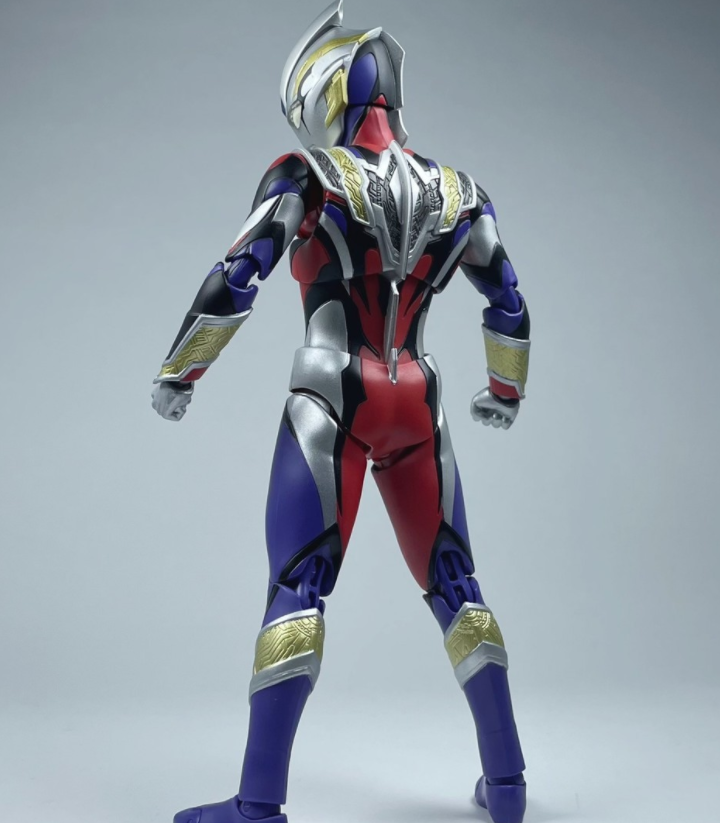 真特利迦奥特曼shf手办实物抢先看 5分钟就让人爱上的最终形态-腾讯