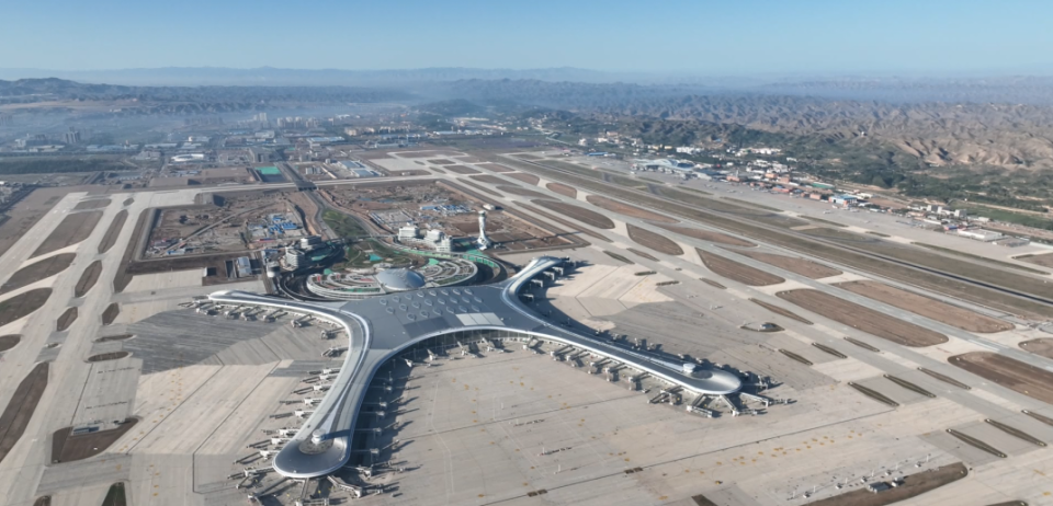 中川机场t3航站楼主体工程竣工.作者丨张富贵审核丨卫涛见报版面图.