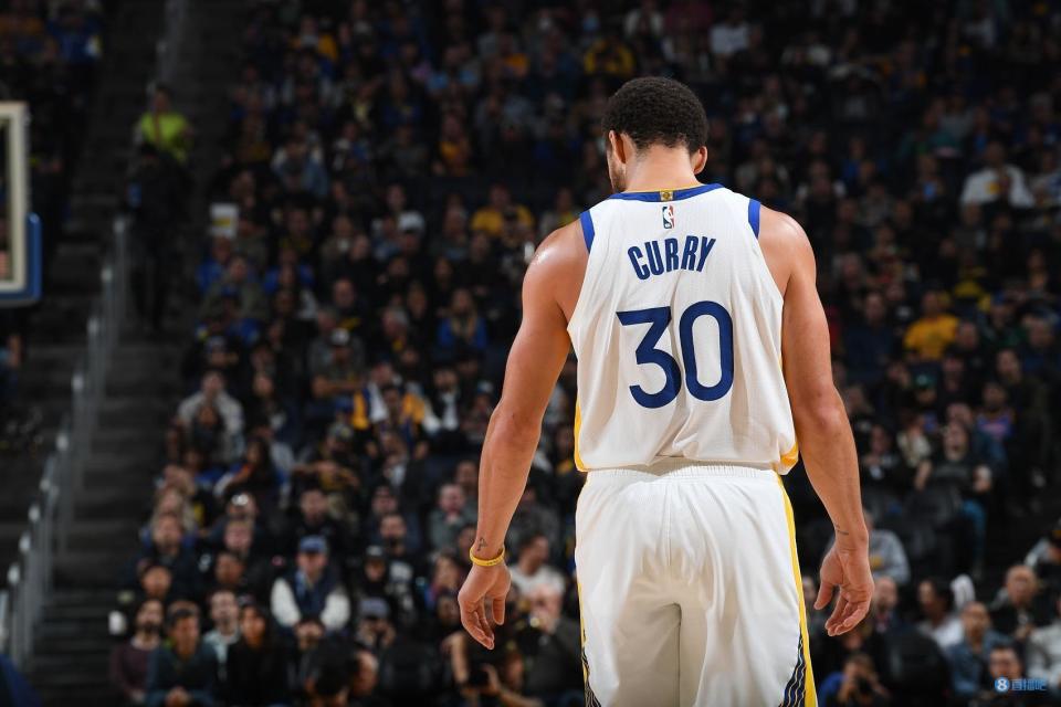 库里爆轰60 输球史上第11人&乔丹2次在列 竟有人11次空砍60 _腾讯新闻