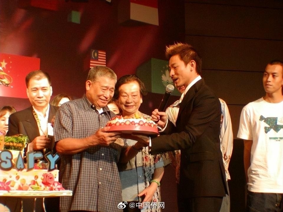 刘德华父亲丧礼安排公开丧礼将于12月5日在香港殡仪馆以私人形式举行