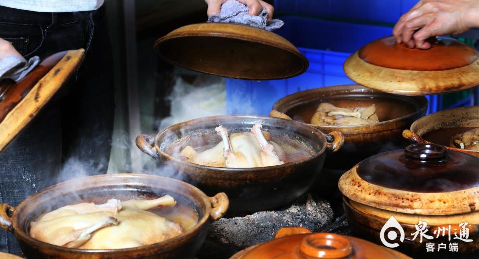 闽南菜的"香",更是十分"霸道"地在泉州街头呈现.