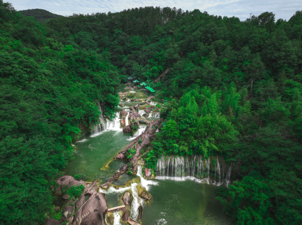 绿林山图片