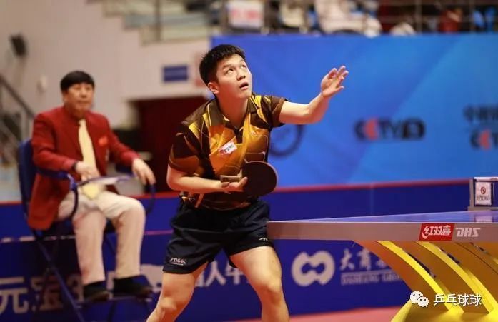 如何将乒乓球发得更快更转,注意6个环节把力量集中在球上_腾讯新闻