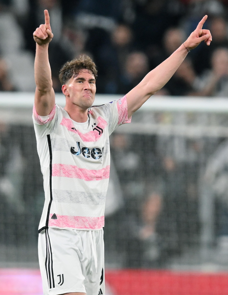 足球——意大利杯半决赛:尤文图斯胜拉齐奥_腾讯新闻