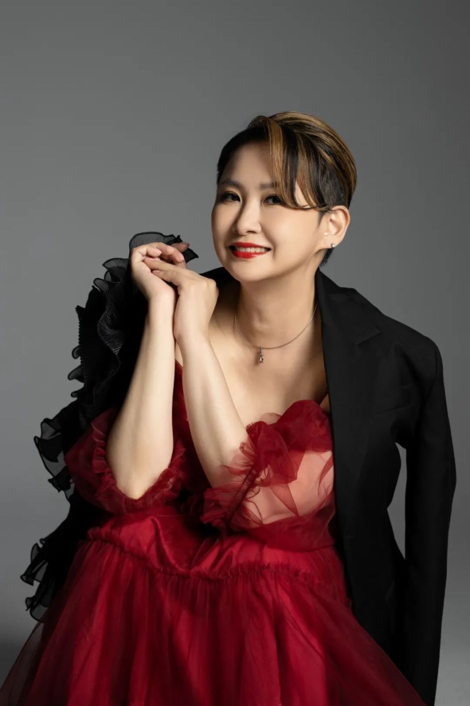 与现场观众一同互动也将到场倾情演出知名歌星汤宝如除此之外将现场