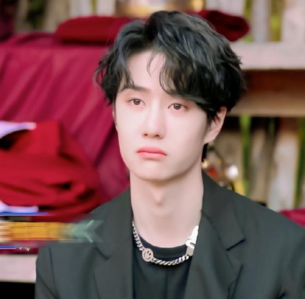 热烈花絮释出王一博吃太大口遭导演喊话