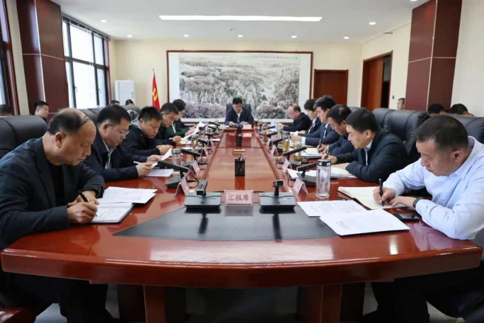 县长张晶,县委副书记滕云,县委常委王永鹏,杨延宏,樊宝峰,薛宇航