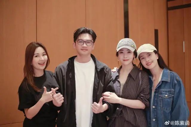 《倚天屠龙记》剧组重聚苏有朋演唱会,贾静雯回应缺席