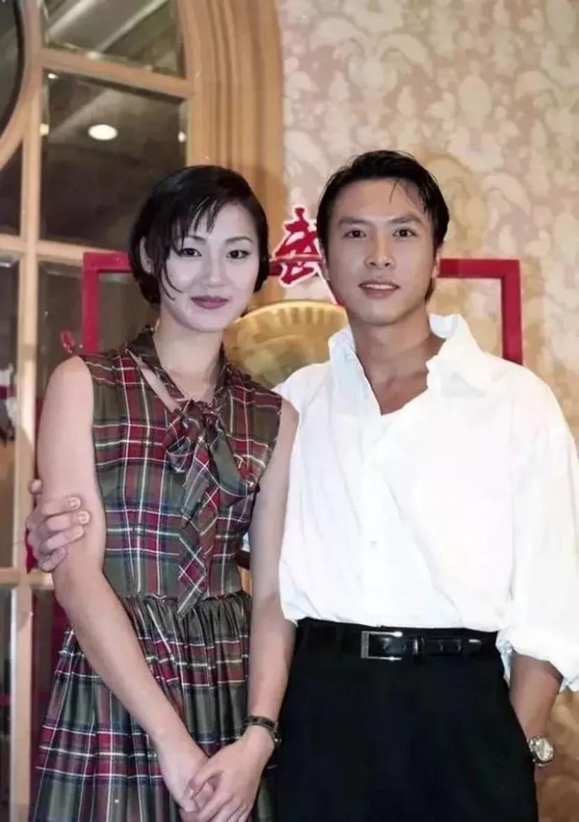 “美腿女神”万绮雯：19岁获选亚姐，拒7位数片酬，如今坦言“山里的生活很好”_腾讯新闻