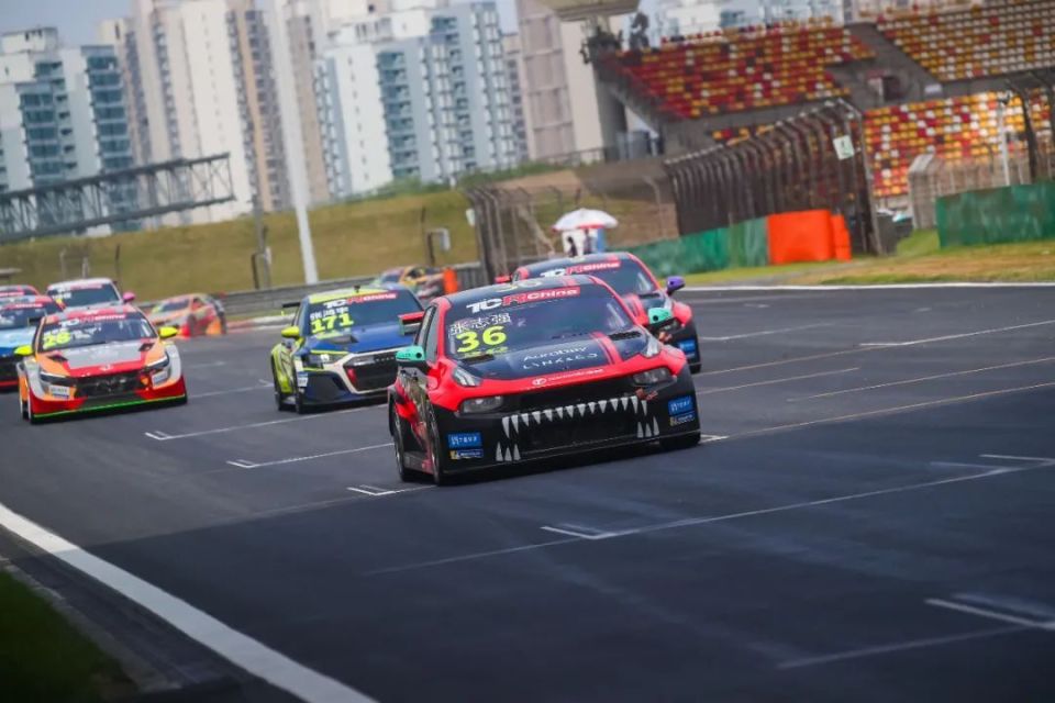 自主品牌大放异彩,中国赛车全速前进与此同时,在奔涌的时代大潮中