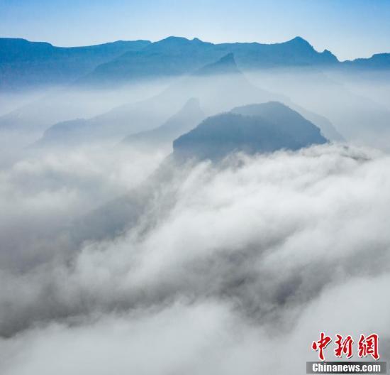 太行山现云海景观 云雾缭绕仿若水墨江山_腾讯新闻