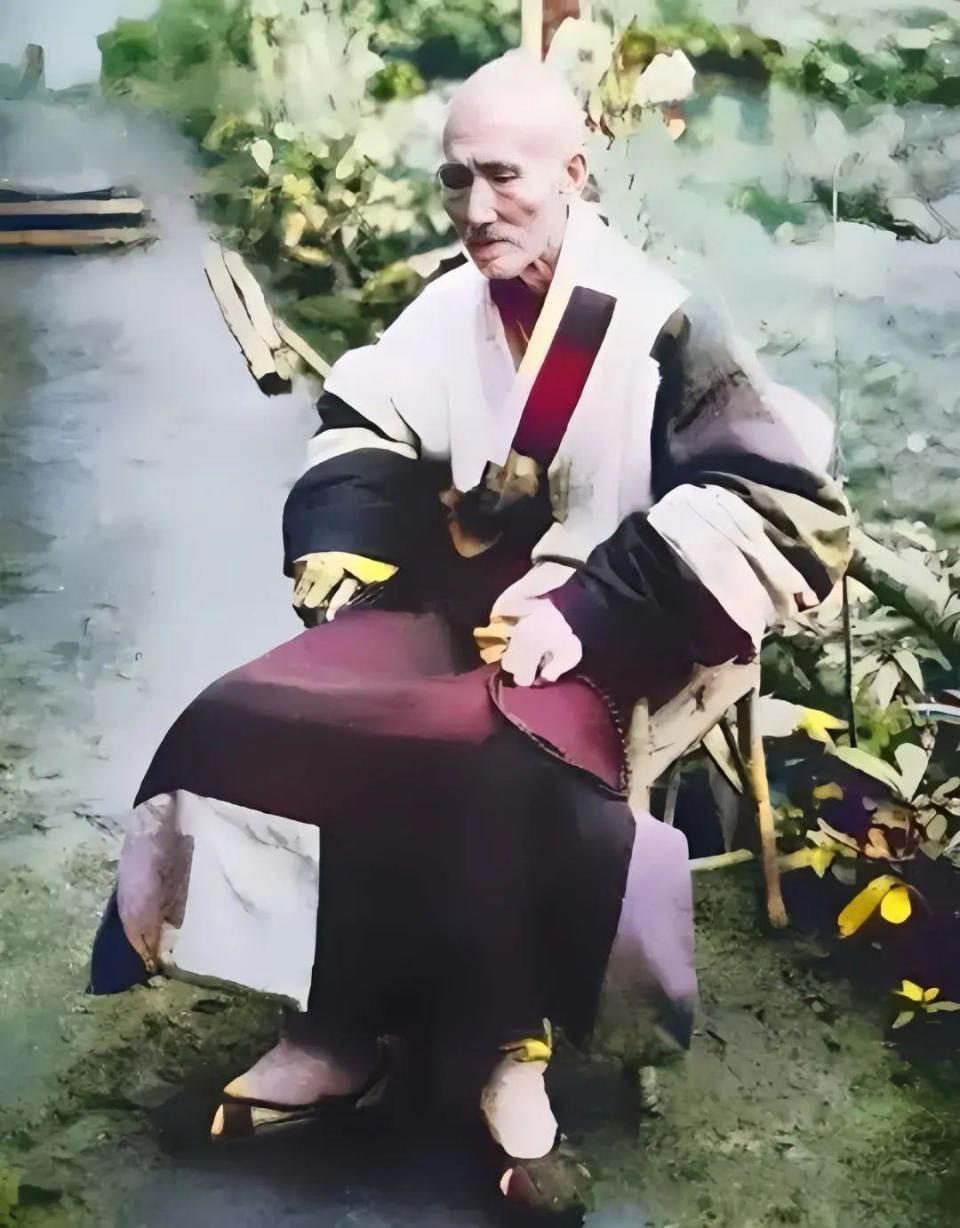 虚云法师之死：死前半年交代后事，嘱骨灰做丸果入河，遗嘱仅一字_腾讯新闻
