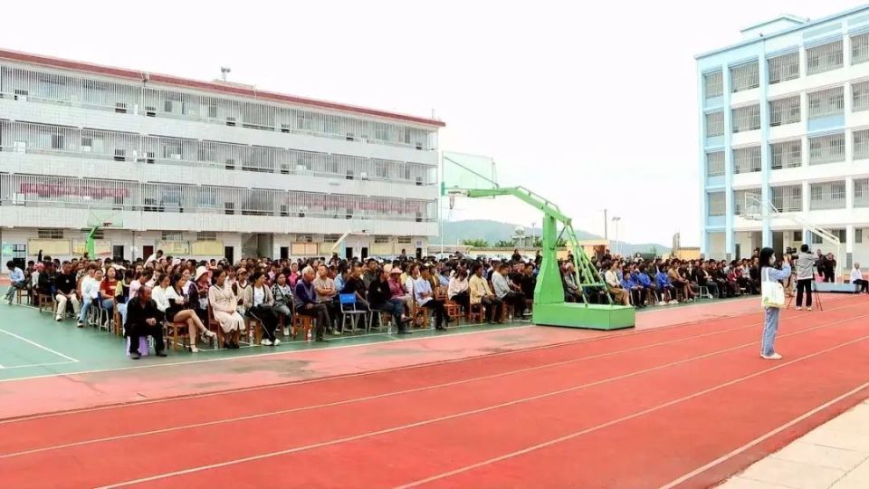 孩子不上学 家长吃官司|新平县人民法院巡回审理3起"控辍保学"案