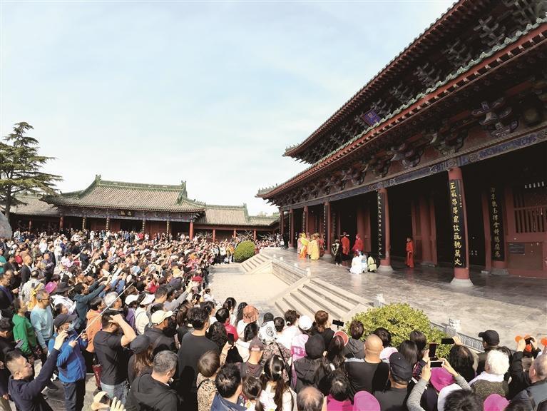 评古"开封府"论今"正气歌"