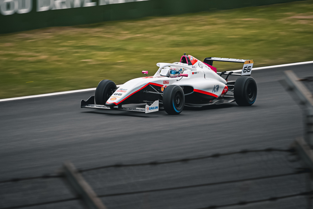 轰轰烈烈的壳牌喜力国际汽联f4方程式中国锦标赛揭幕战在上海国际赛车