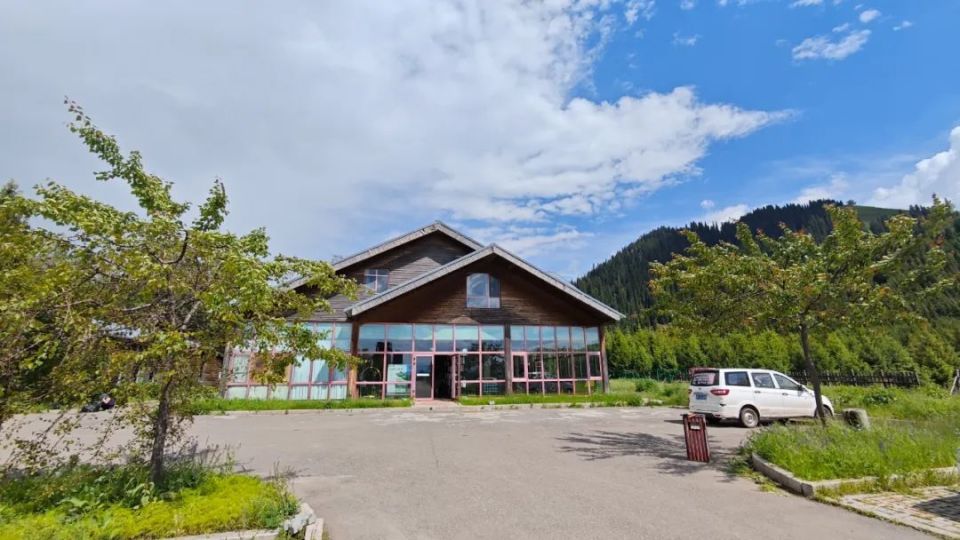 那拉提欣驿自驾车营地晋级全国自驾车旅居车4c级营地