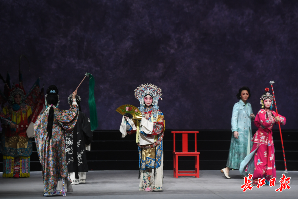 长江日报记者 周超 摄现代京剧《主角》根据陈彦的茅盾文学奖获奖作品