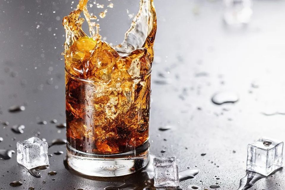 不是冰可乐,而是