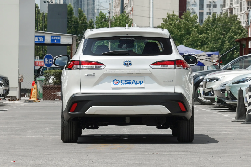 一汽丰田卡罗拉锐放双擎版正式上市 售13.98万元起