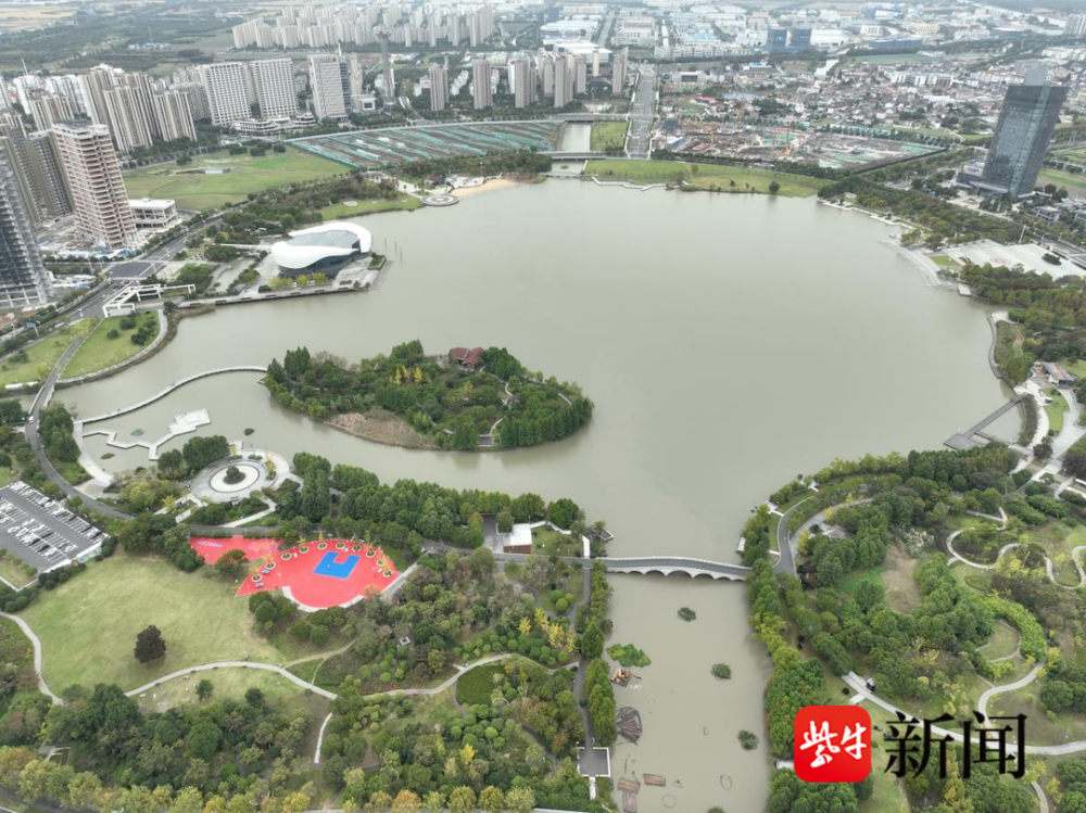 天镜湖：鱼翔浅底舞翠影，水景天成映画卷_腾讯新闻