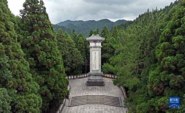 请跟随新华社记者的镜头飞"阅"井冈山,从空中鸟瞰井冈山革命烈士陵园
