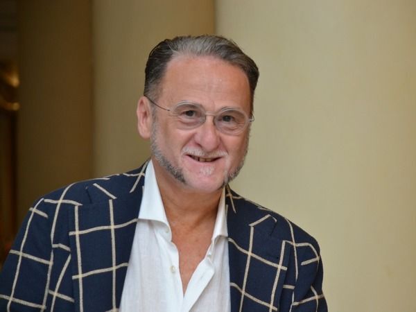 著名汉学家马克·切雷萨去世,曾将《茶经》翻译为意大利语_腾讯新闻