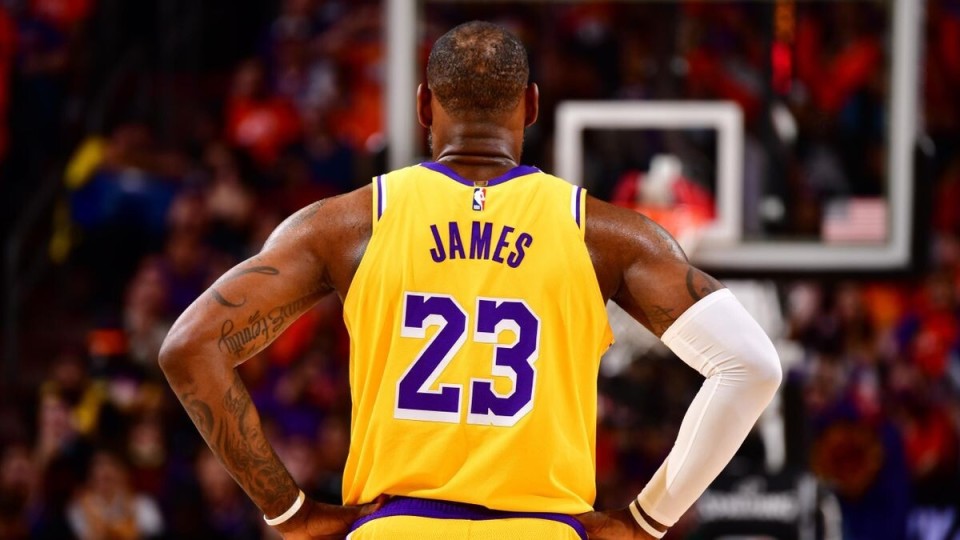 全能战士詹姆斯得分助攻抢断等数据均排名历史前列