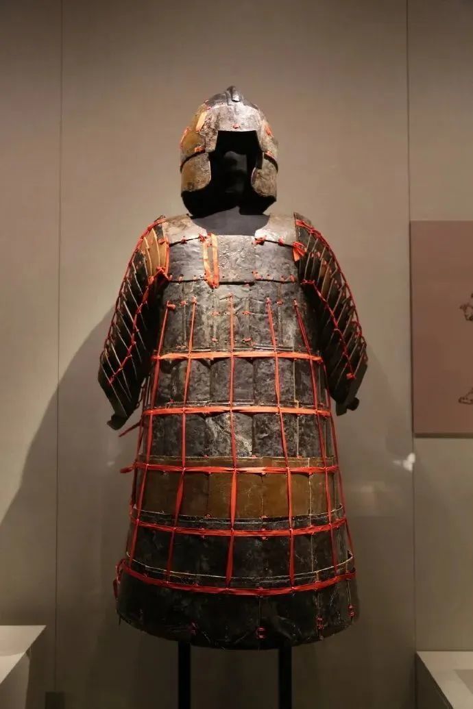 实测古代军队皮甲防御力:就靠一层生牛皮,真能挡住钢铁刀剑吗?