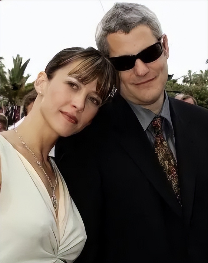 2002年,苏菲·玛索的女儿出生了,36岁的她依然没有选择结婚,但她已经