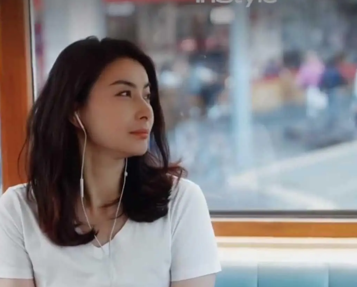 江湖传言,香港的风水大师都说郭晶晶面相完美.