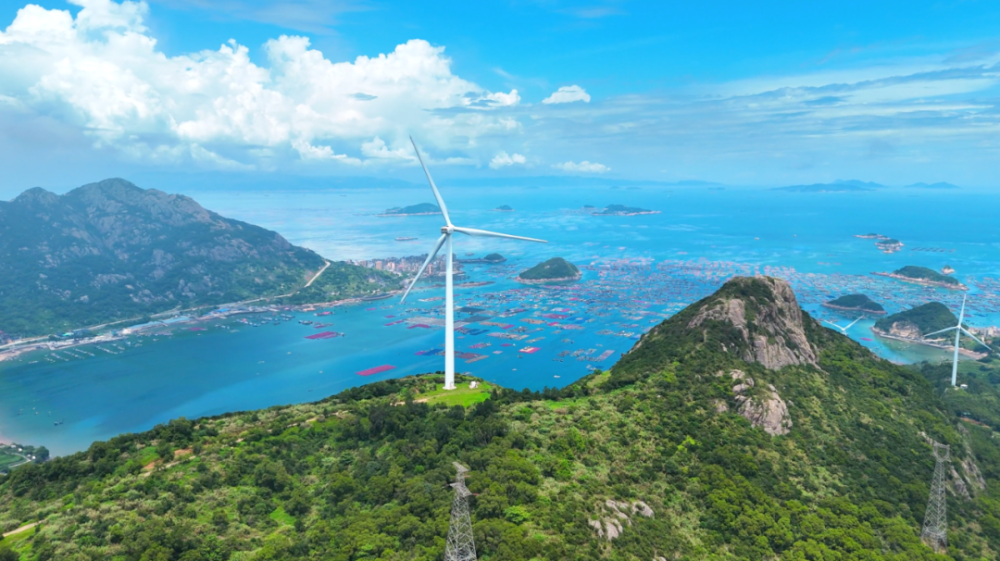 看渔家的生活,无尽的阳光,沙滩还有海浪,福建拥有全国少有的蓝色海洋